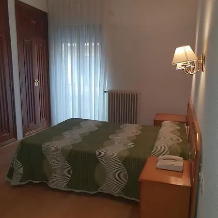 Готель Amefa 2*